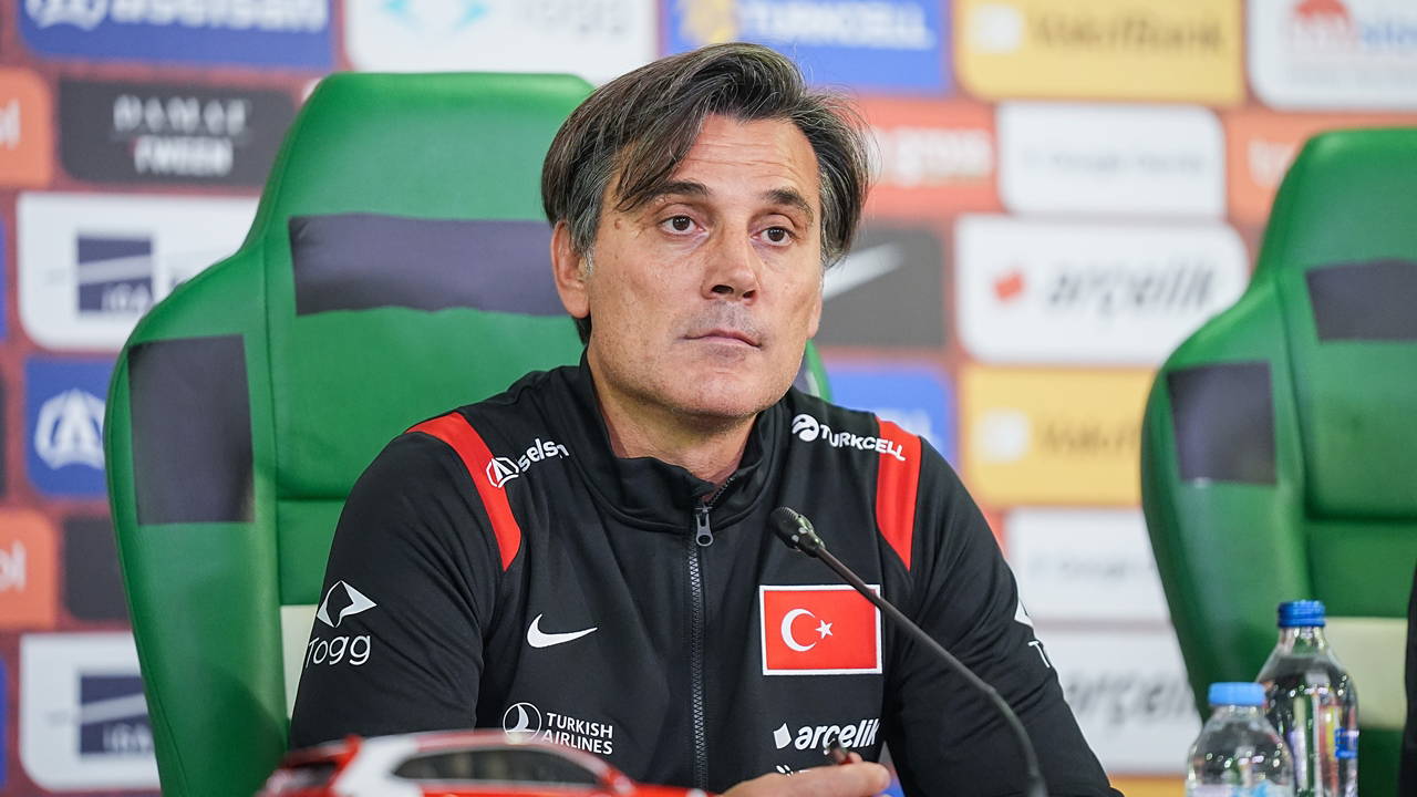 Montella'ya Spor Yazarlarından Sert Eleştiri: Türkiye-İtalya Maçı Sonrası Doğru Tercihler Yapılamıyor