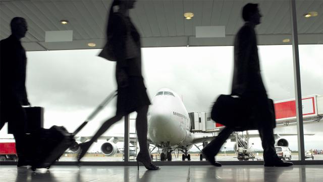 Montreal Havalimanı'nda Uçak Çarpması Sonucu Yer Hizmetleri Görevlisi Hayatını Kaybetti