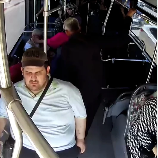 MOTAŞ Şoförü Fenalaşan Yolcuyu Güzergah Değiştirerek Hastaneye Yetiştirdi