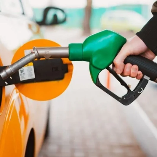 Motorinin litre fiyatına 8,9 lira zam