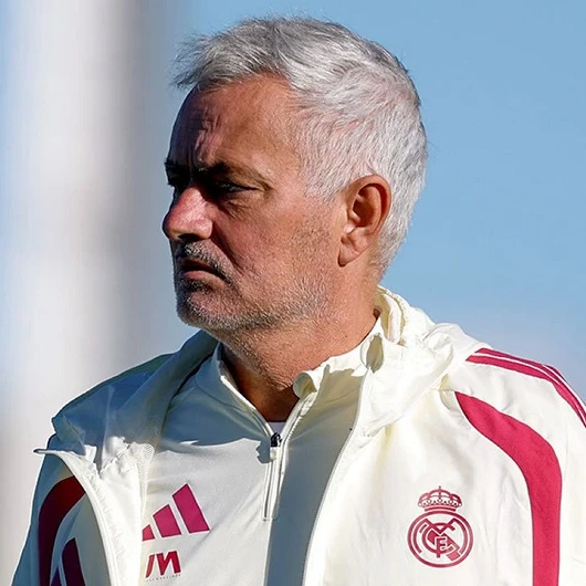Mourinho'dan tarihi tepki: Konuşmadı, kimseyi de konuşturmadı