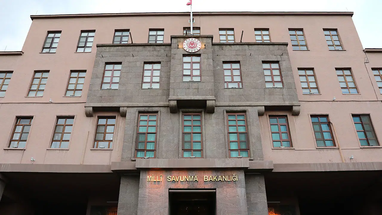 MSB: Akhisar'a jet üssü taşınacağı iddiası asılsız