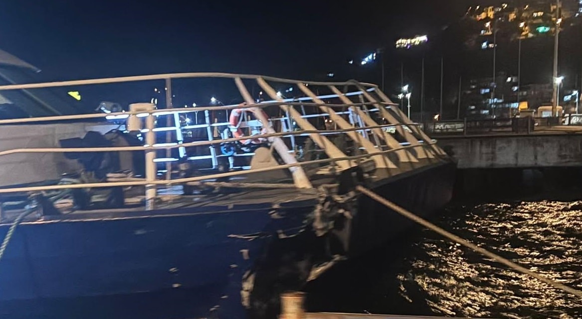 Mudanya'da İDO Deniz Otobüsü İskeleye Çarptı: Yolcular Tahliye Edildi