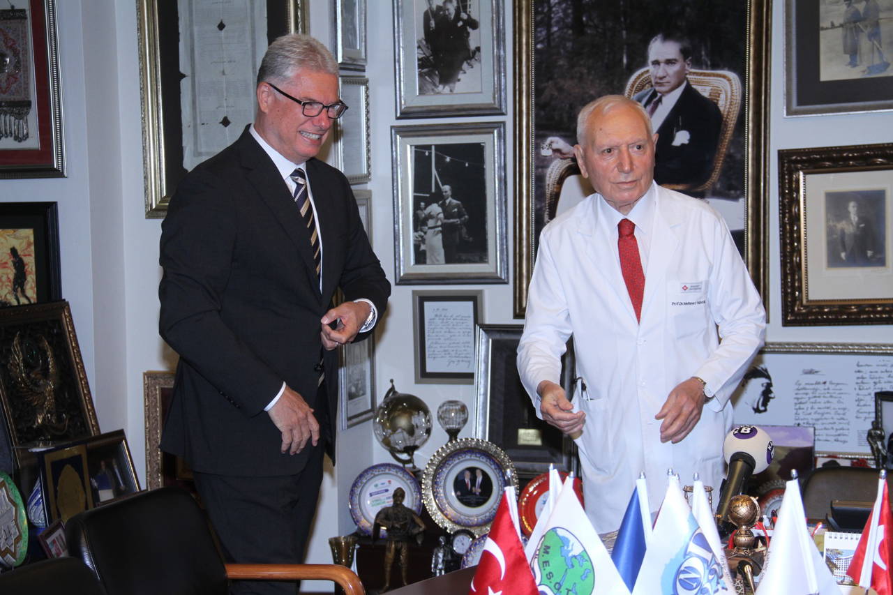 Mudanya Mütarekesi Barış Yolu Ödülü Prof. Dr. Mehmet Haberal'a Verildi