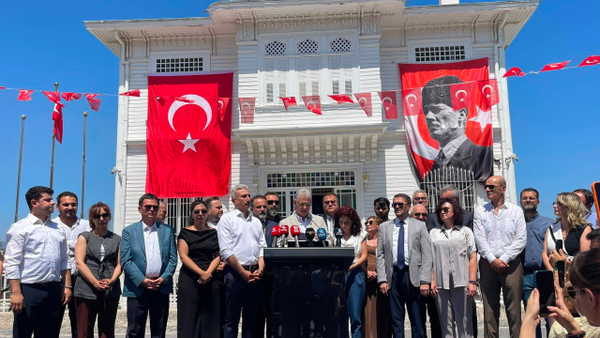 Mudanya'da İsmet İnönü protestosu: Başkan Dalgıç'tan özür çağrısı
