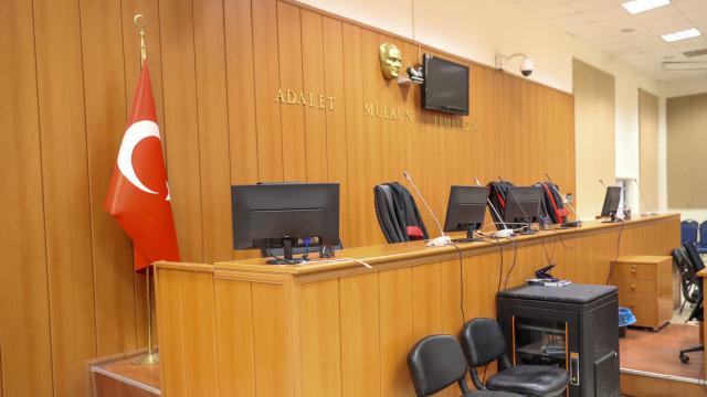 Müdür yardımcısını tehdit eden öğrenciye okul değiştirme cezası