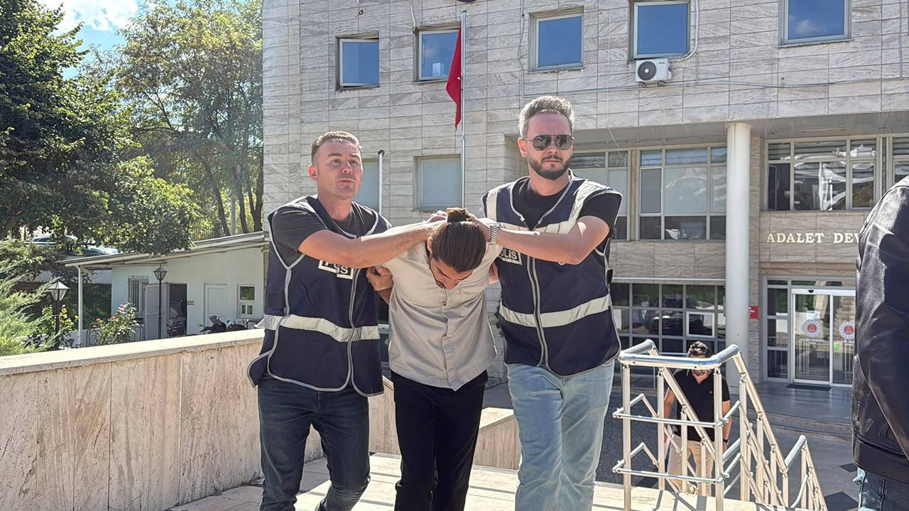 Muğla'da Atatürk Büstünü Söken Şüpheli Tutuklandı