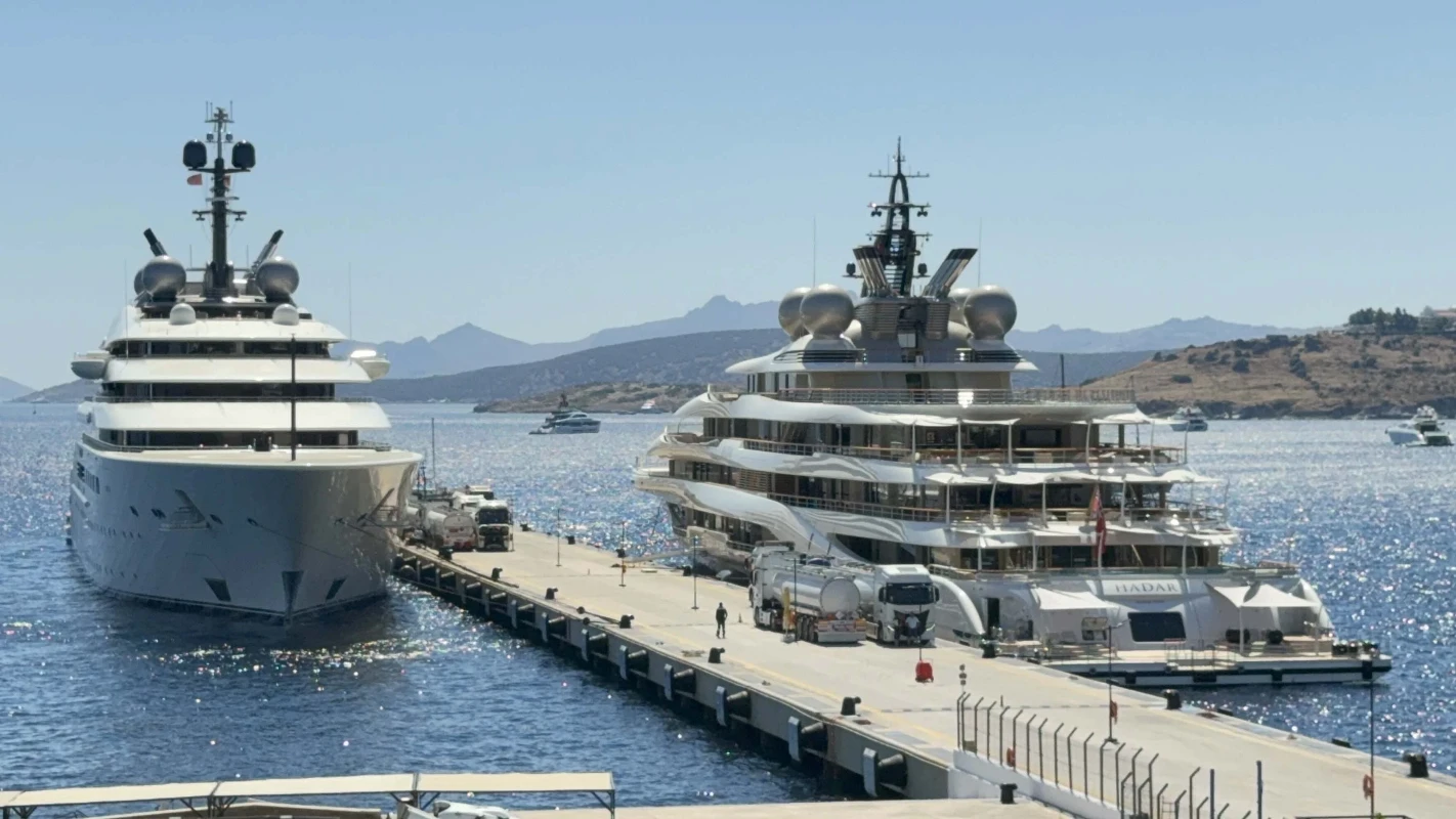 Bodrum'da iki mega yat 615 ton yakıt aldı: 1 milyar dolarlık servetler buluştu