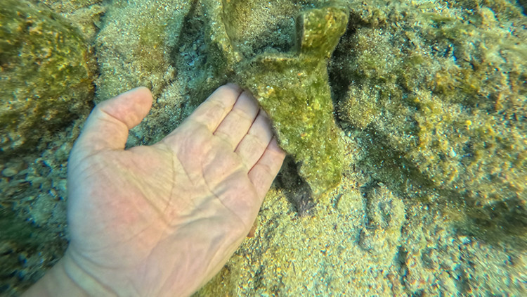 Muğla'da Bir Çocuğun Dalışı Antik Amforaları Gün Işığına Çıkardı