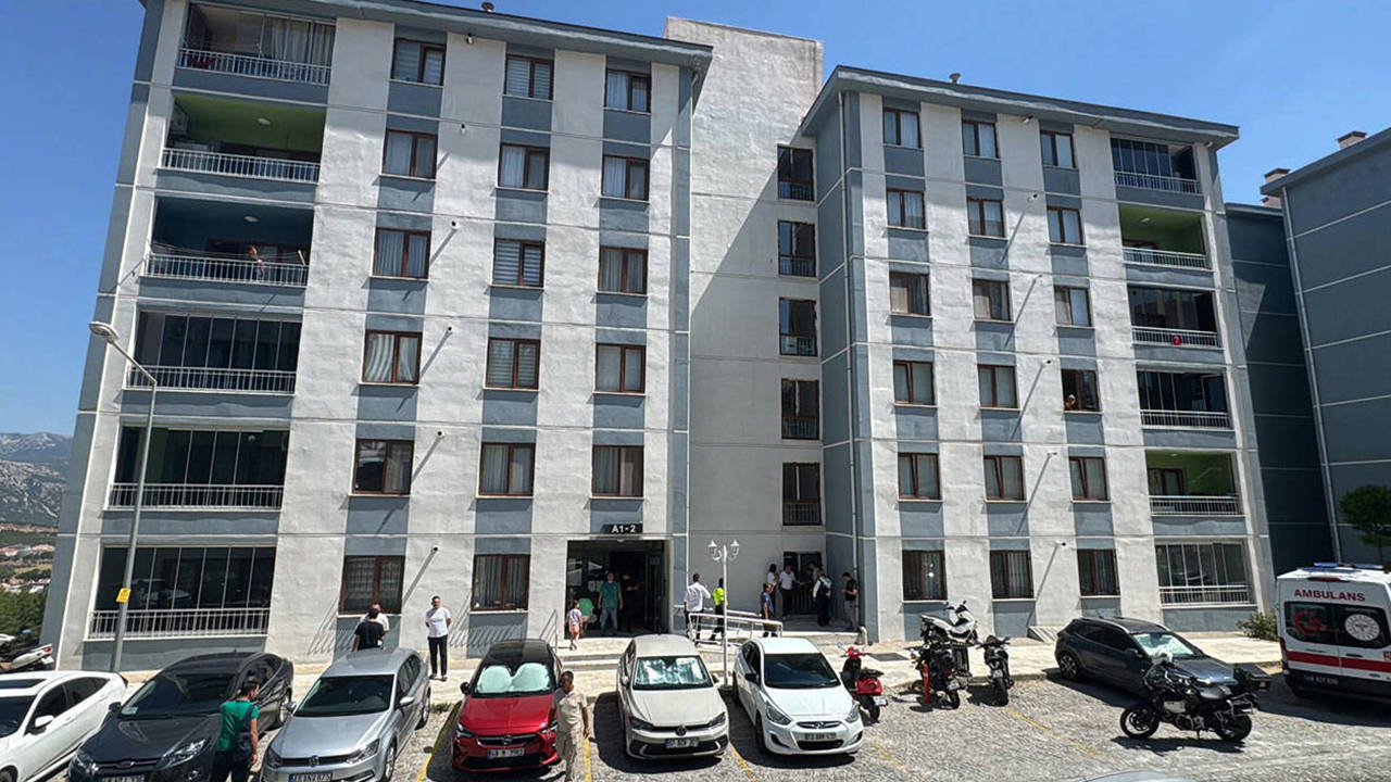 Muğla'da Evde İki Kişi Ölü Bulundu: Cinayet ve İntihar Şüphesi