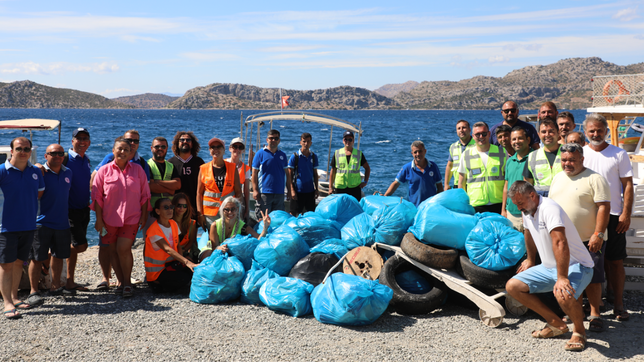 Muğla Kıyılarında Plastik Atık Mücadelesi: 2 Saatte 1 Ton