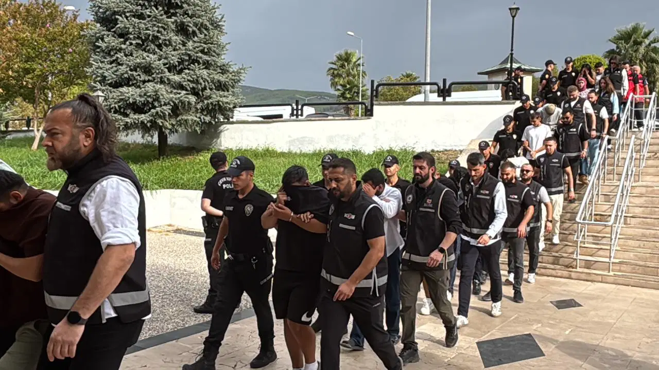 Muğla'da 'Sokaklar Güvende' operasyonu: 20 şüpheli adliyeye sevk edildi