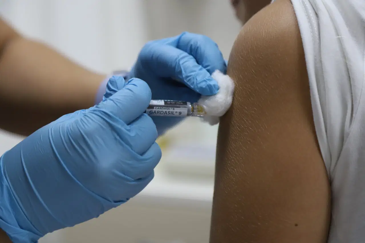 Muğla'da Ücretsiz HPV Aşısı Uygulaması Sürüyor