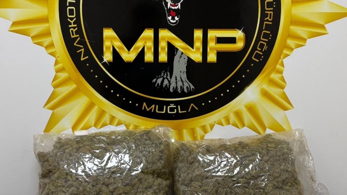 Muğla'da 1,9 Kg Esrarla Yakalanan 2 Şüpheli Tutuklandı