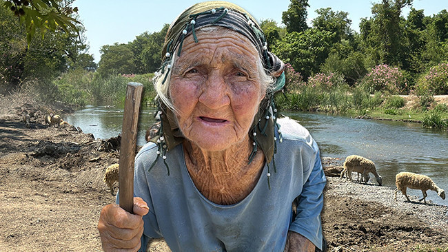 Muğla'da 90 yaşındaki Rabia Semet gençlere taş çıkarıyor: Az yerim, çok gezerim