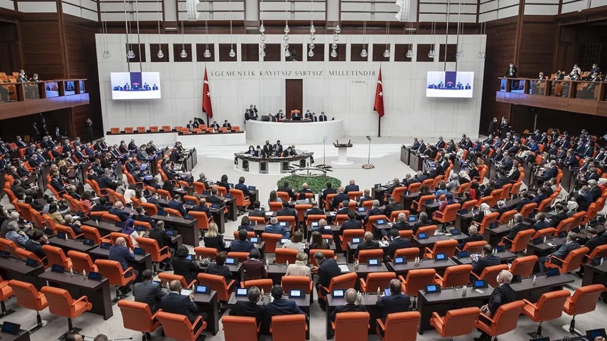 Muhalefetin Fon Krizi Önergesi AKP ve MHP Oylarıyla Reddedildi