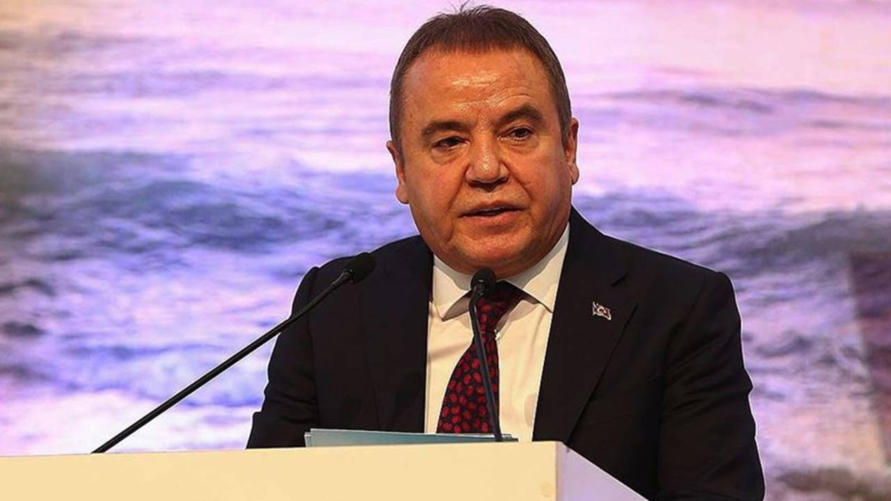 Antalya Büyükşehir Belediye Başkanı Muhittin Böcek hastaneye kaldırıldı