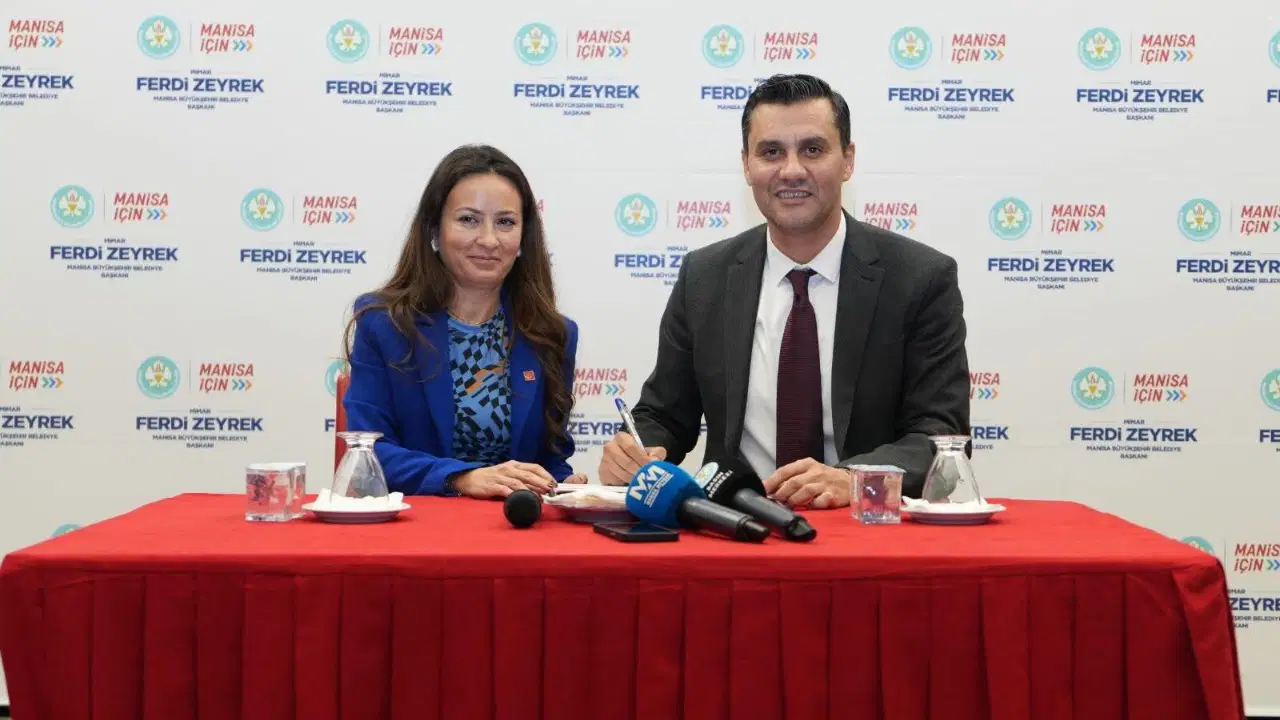 Muhittin Böcek’e Özalper’den sert tepki: Ferdi Zeyrek’in hatırasına saldırı