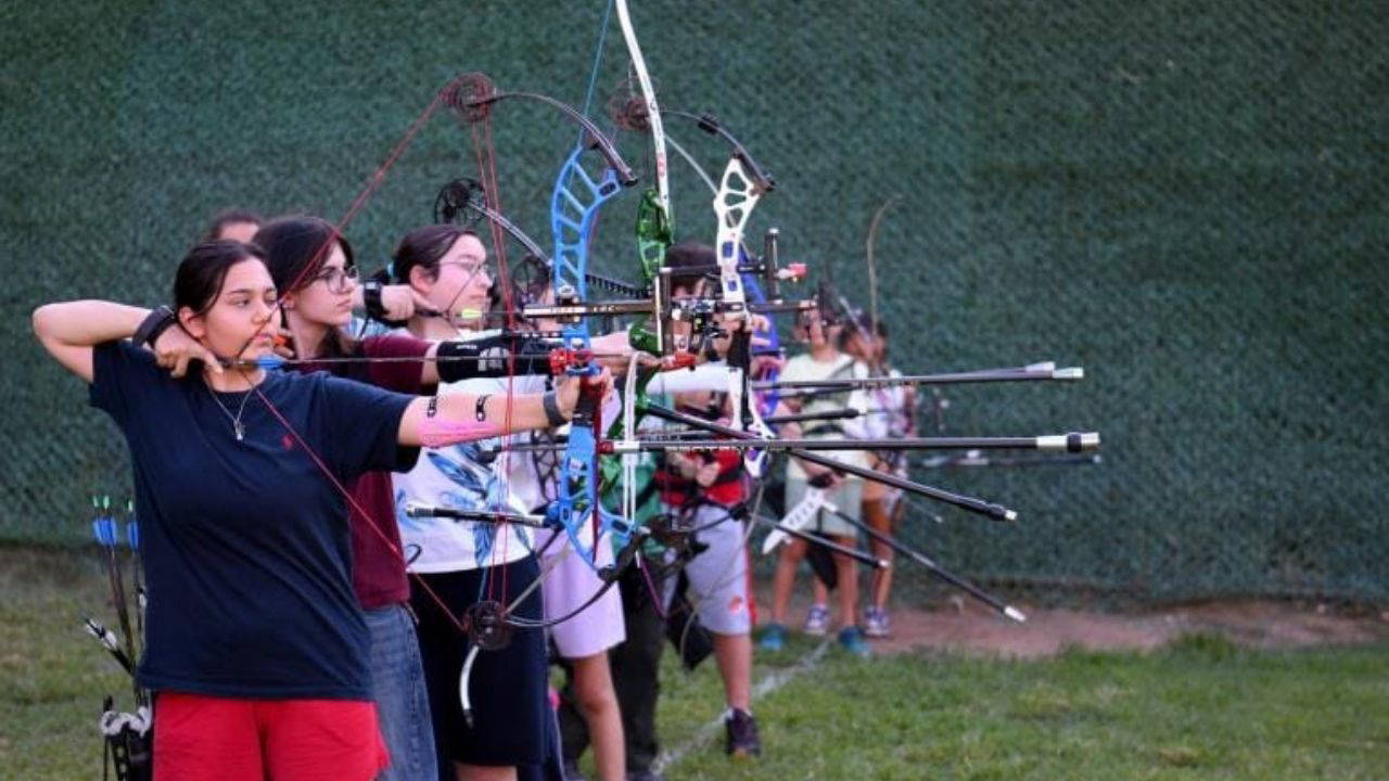 Muratpaşa'da Çocuklar Okçulukla Hedefe Kilitlendi