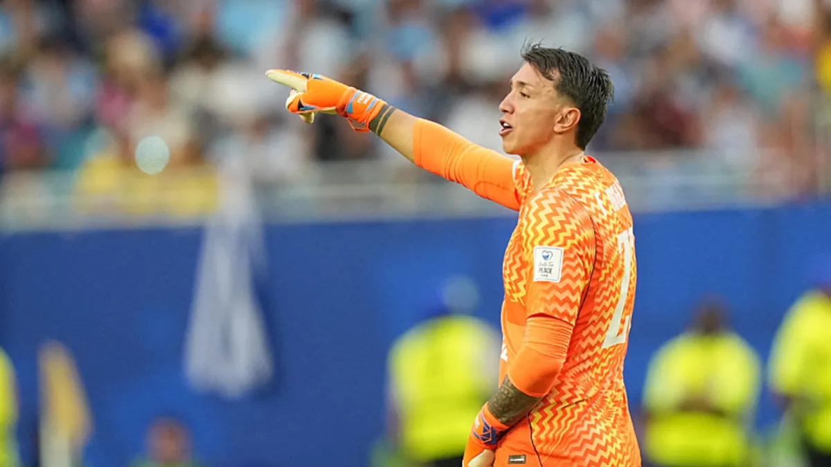 Muslera'dan Uruguay tarihinde iki tarihi rekor