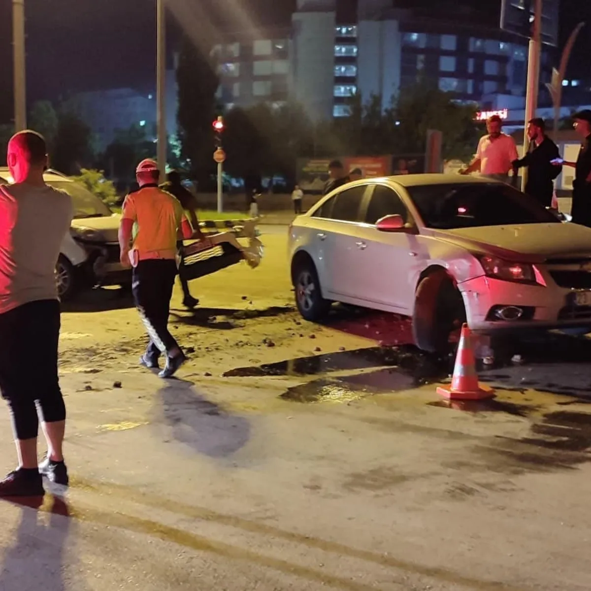 Muş'ta Araç Çarpışması: 2 Yaralı Hastaneye Kaldırıldı