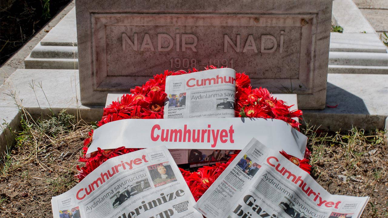 Nadir Nadi mezarı başında anıldı: 'Ödünsüz Atatürkçü