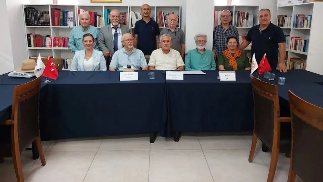 Nahit Ulvi Akgün İzmir'de Anıldı: Edebiyat Dünyasından Önemli İsim