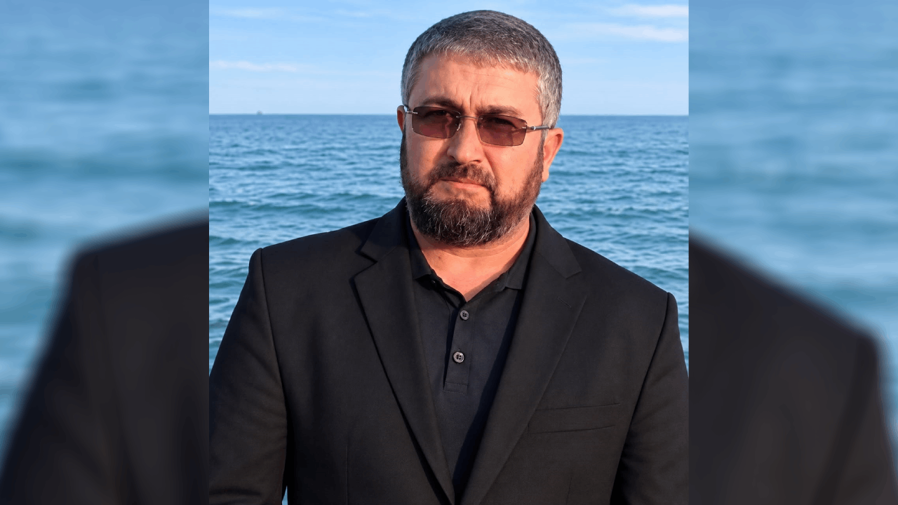 Namaza Gelmeyen İmam Mezarlıkta Ölü Bulundu: Ağaçtan Düşerek Hayatını Kaybetti