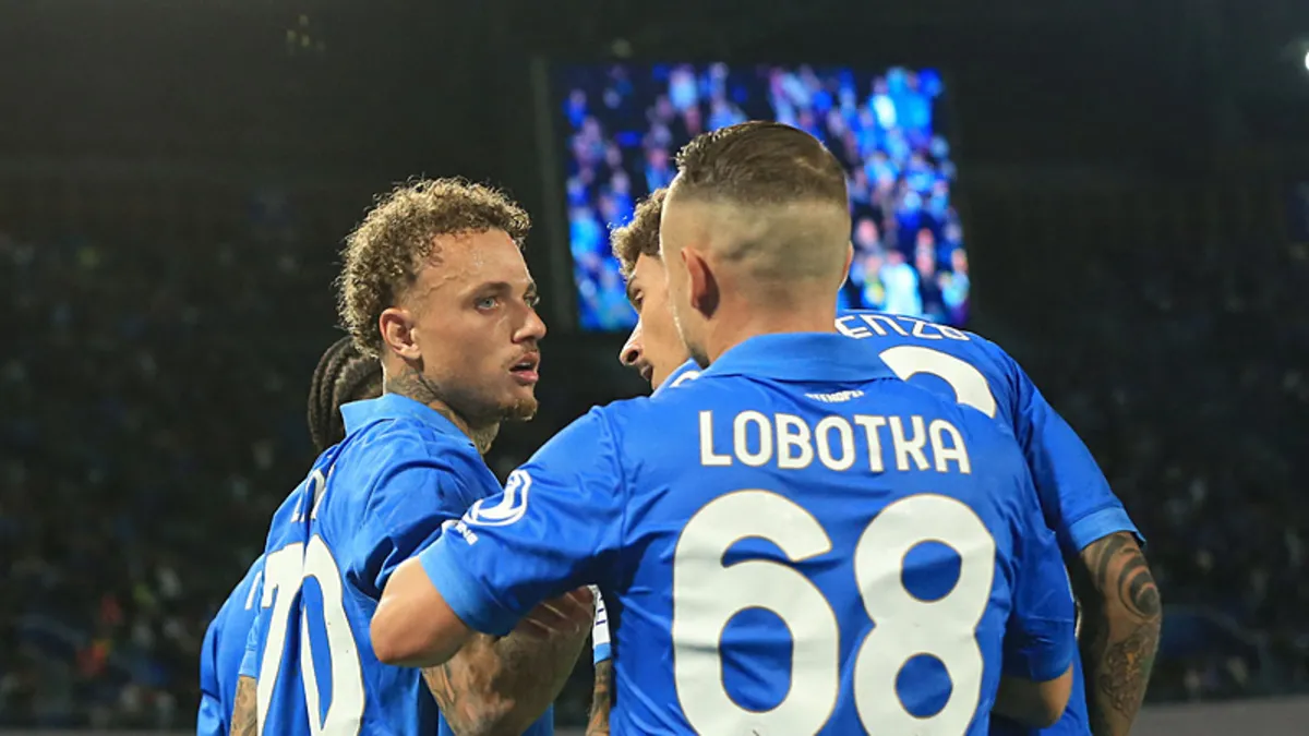 Napoli, Frosinone'yi 3-0 Mağlup Etti