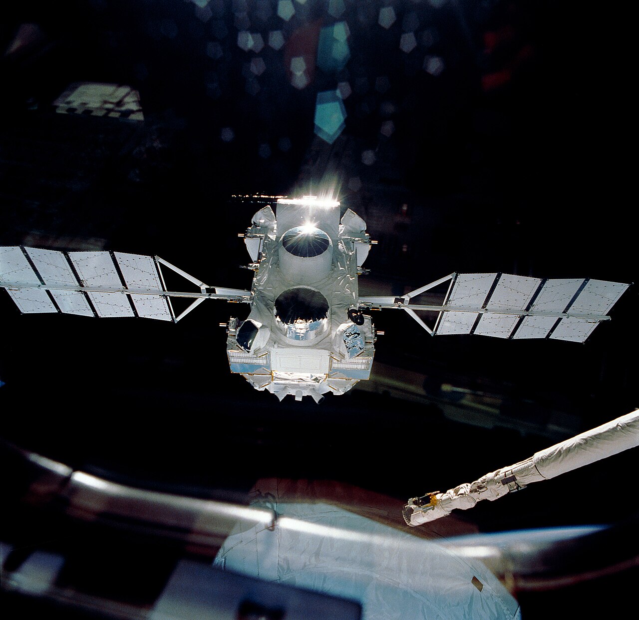 NASA, Dünya'ya düşme tehlikesi olan Swift teleskobunu kurtarmak için harekete geçti