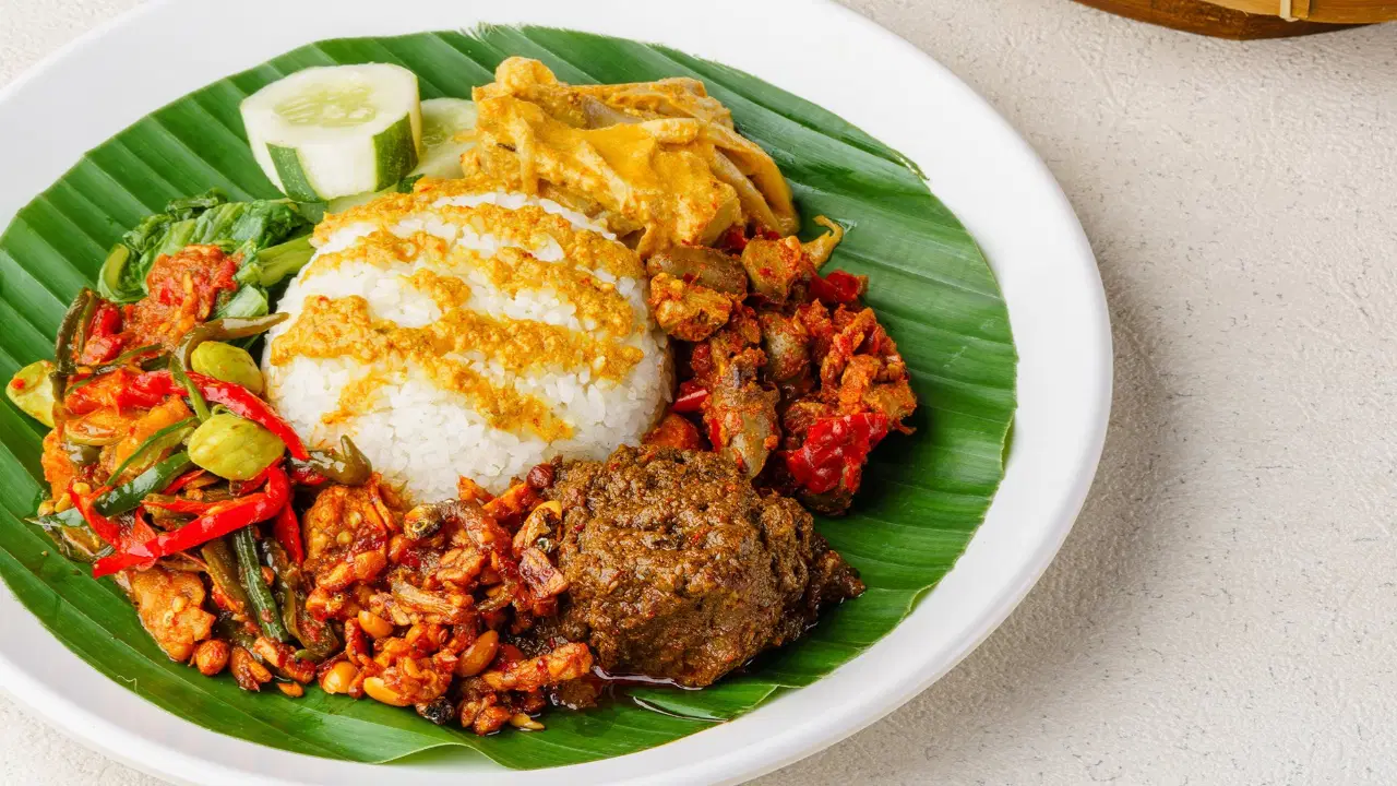 Nasi Rendang: Endonezya Mutfağının Dünya Çapındaki Başyapıtı