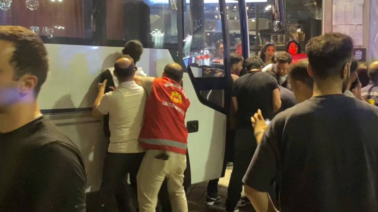 NATO protestosunda gözaltılar: 12 kişi polis müdahalesiyle alındı