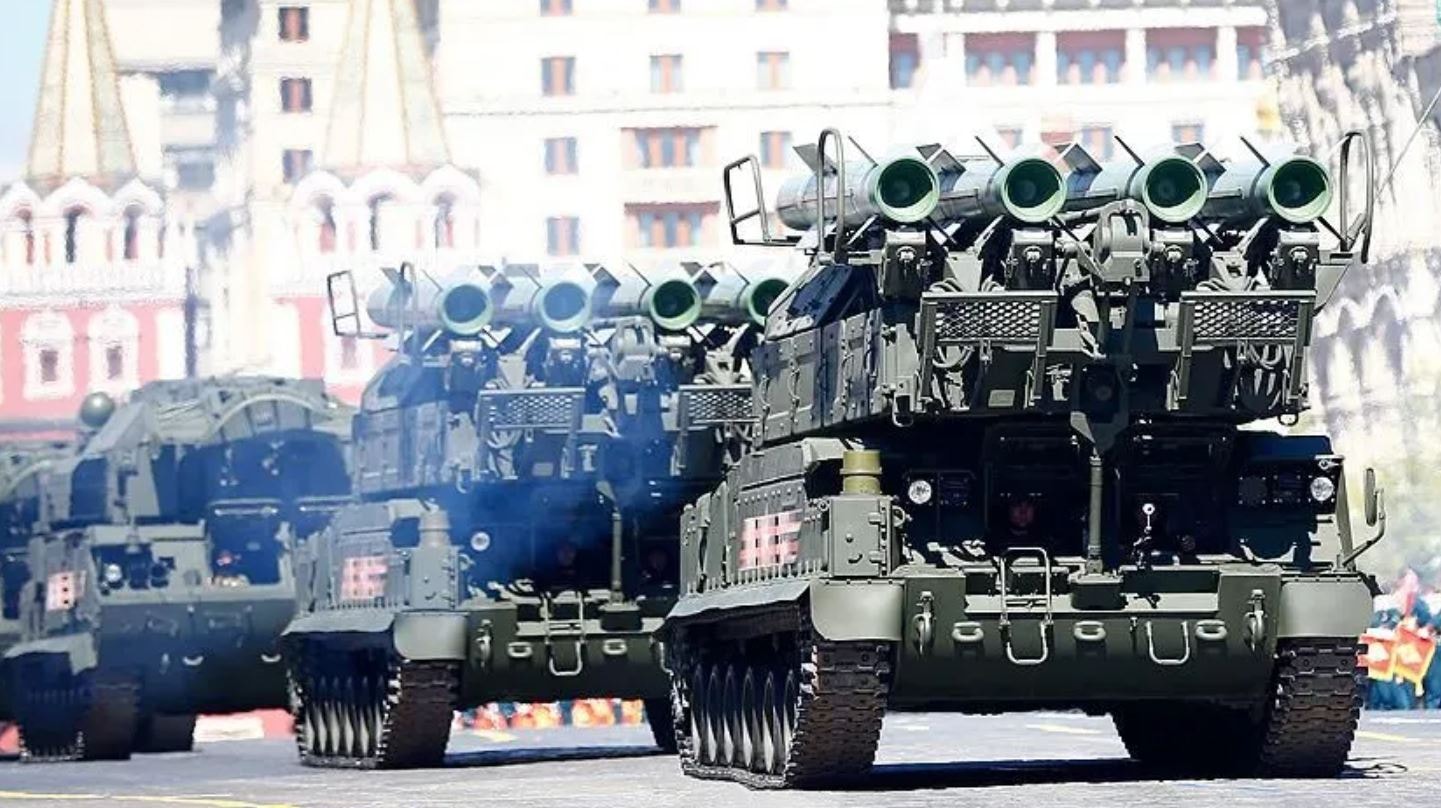 NATO-Rusya Gerilimi: Sınırda Askeri Hazırlık Alarmı