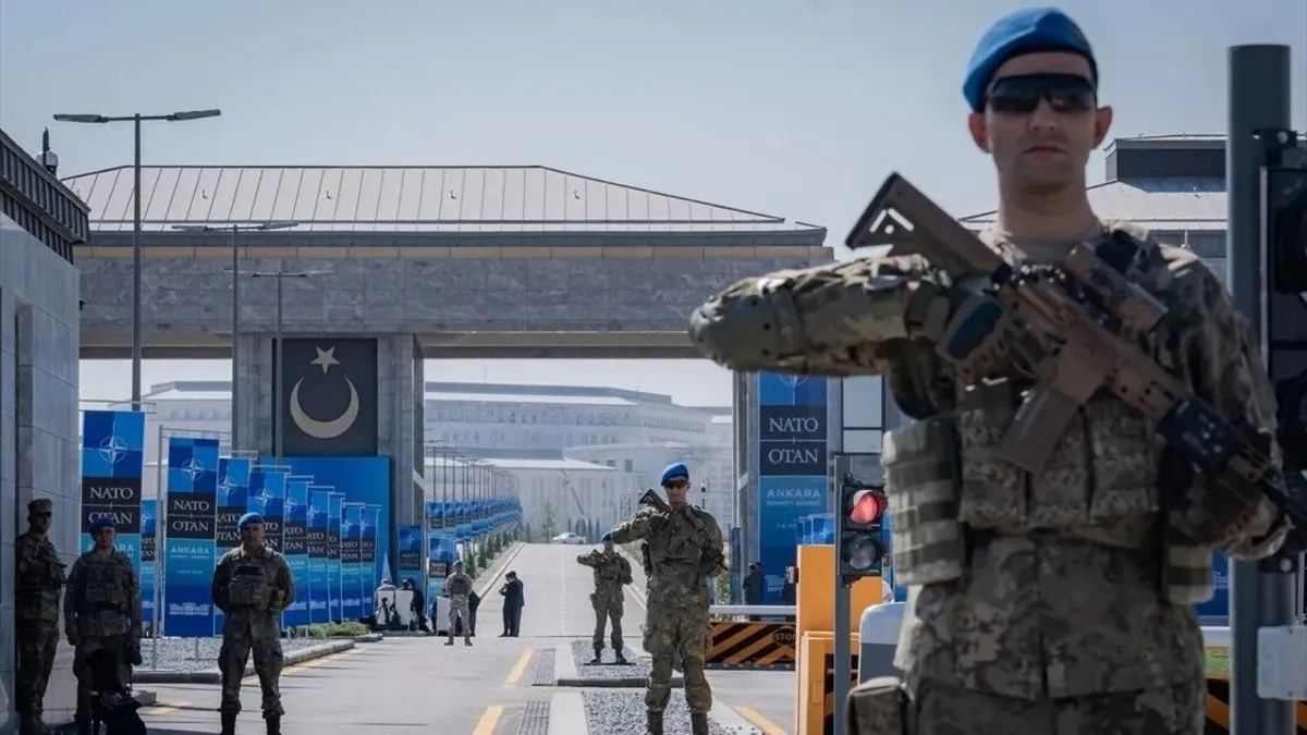 NATO savunma bakanları Ay Yıldız Karargahı'nda