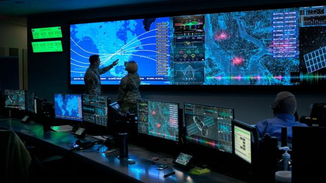 NATO'nun uydu haberleşmesi Türk şirketinde üretiliyor