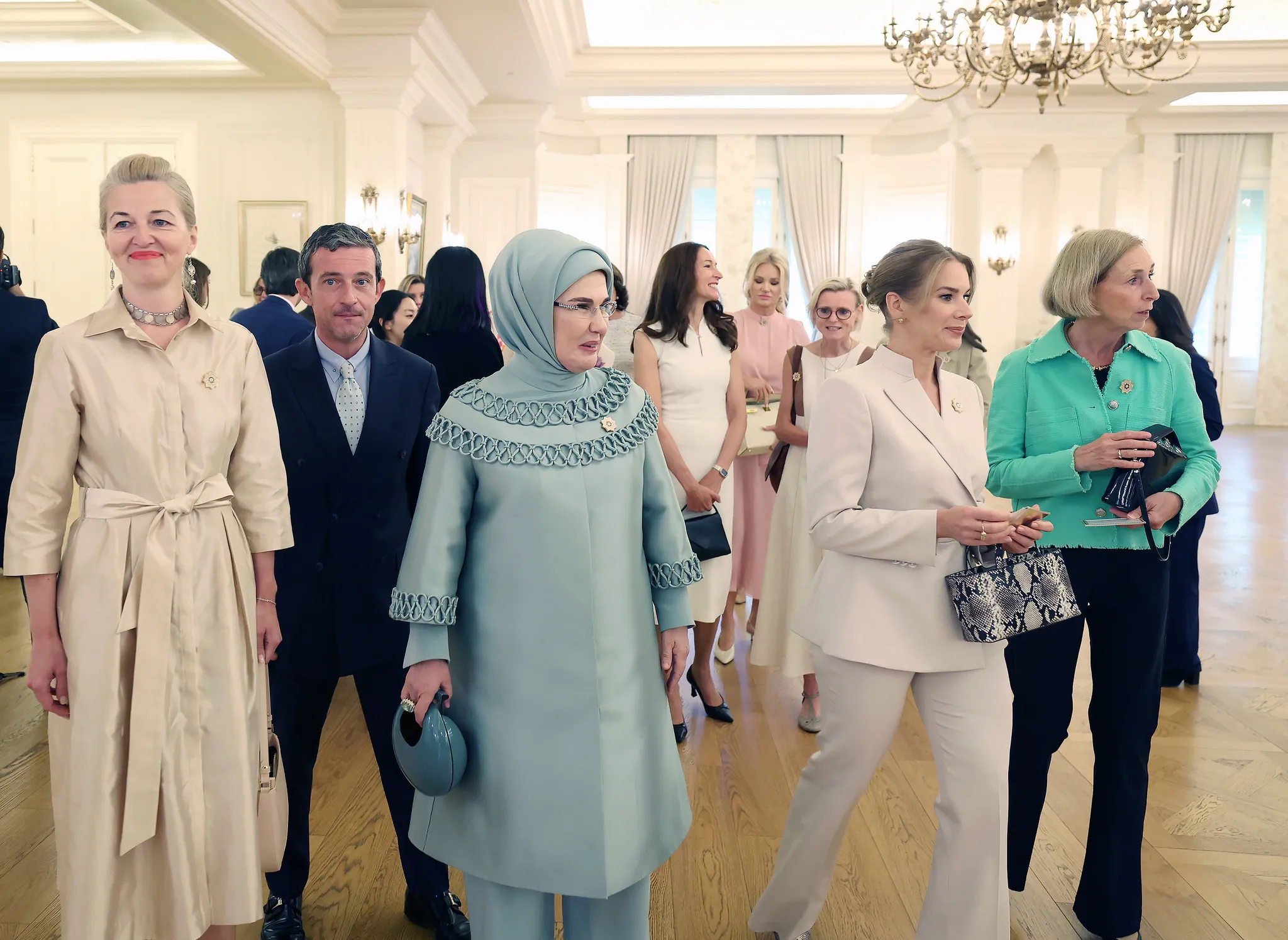NATO Zirvesi'nde Ajda Pekkan sürprizi! Özel davette sahne aldı