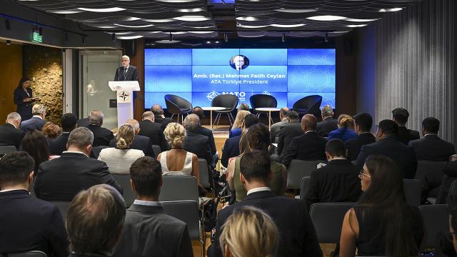 NATO Zirvesi Diyalogları'nda savunma sanayi iş birliği masada