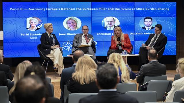 NATO Zirvesi Diyalogları'nda yük paylaşımı masaya yatırıldı