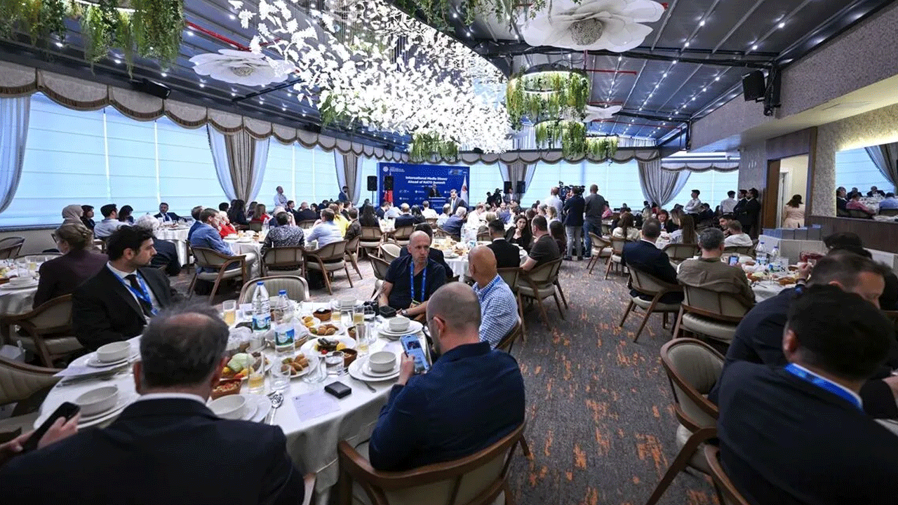 NATO Zirvesi'nde Fatih Tutak imzalı gala yemeği