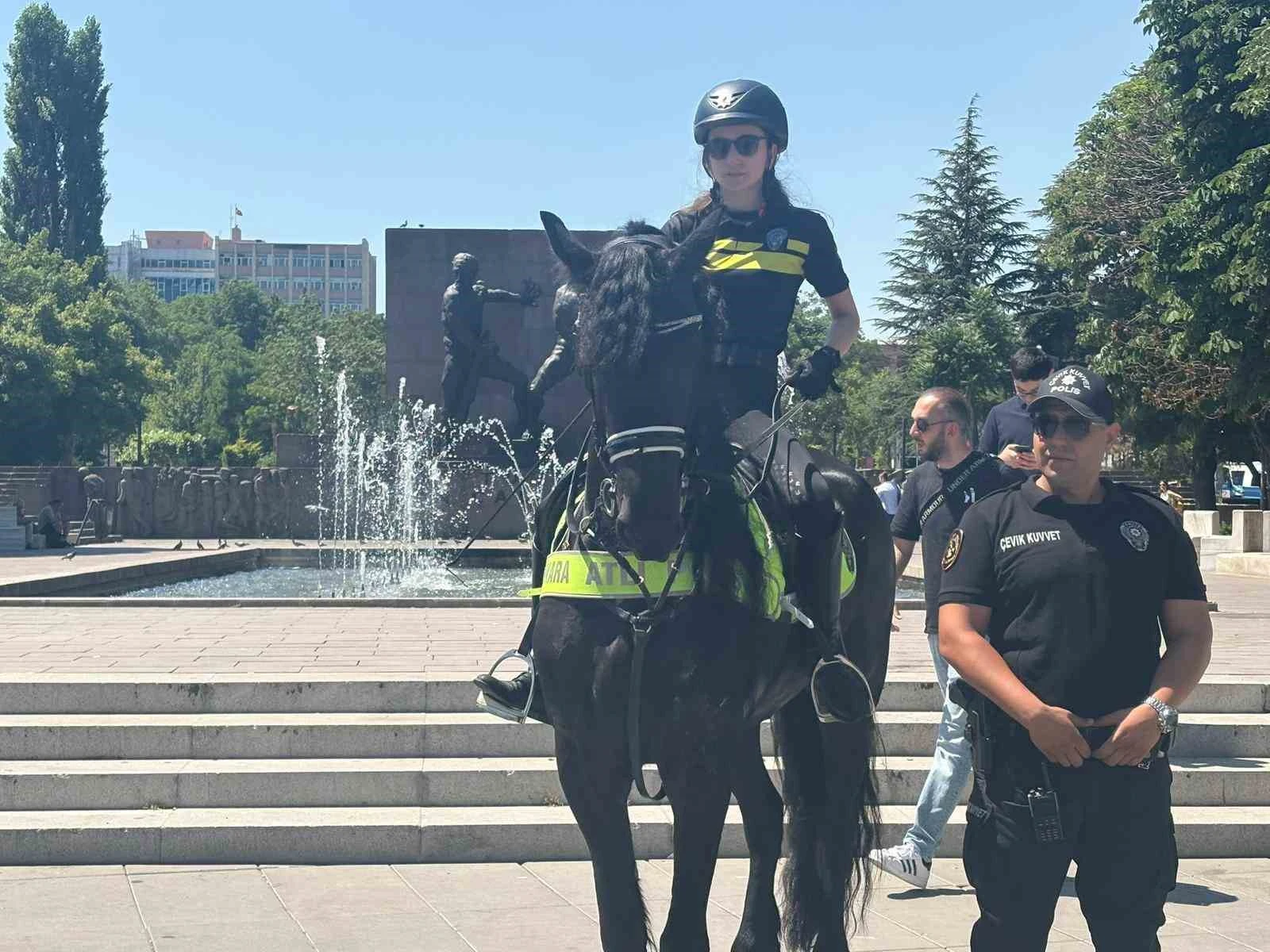 NATO Zirvesi öncesi Ankara'da atlı polisler görev başında