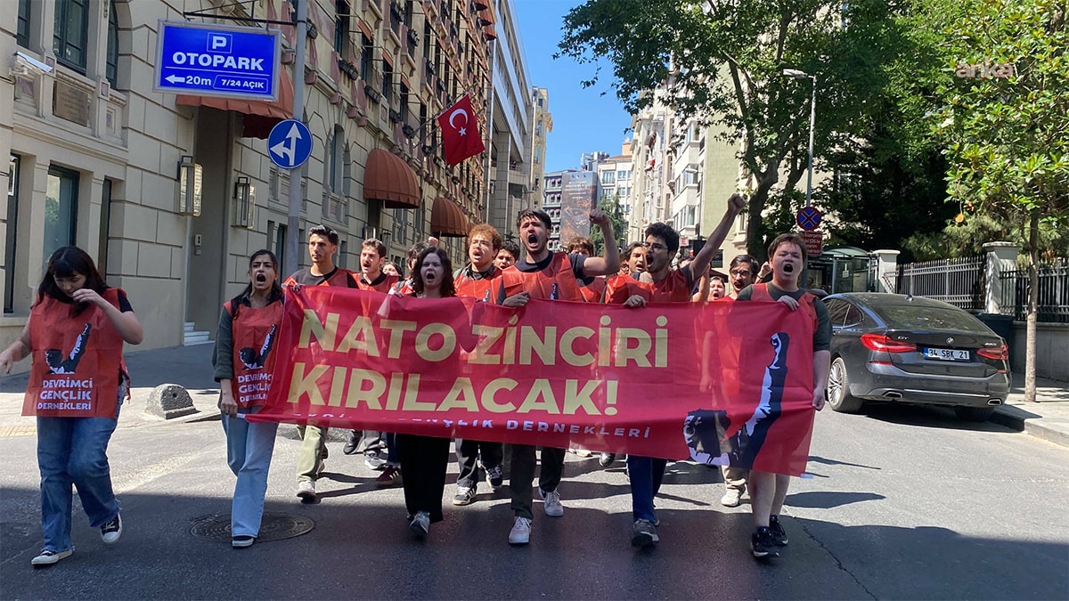 NATO Zirvesi protestosunda 40 kişi gözaltına alındı