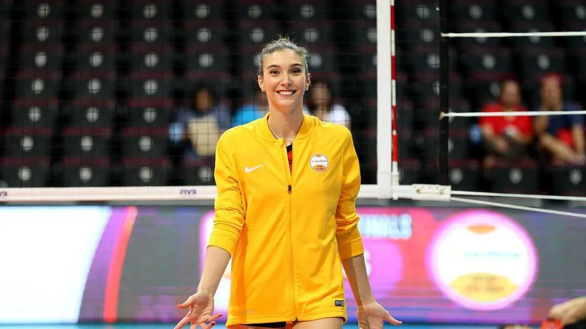 Naz Aydemir Akyol VakıfBank'a geri döndü