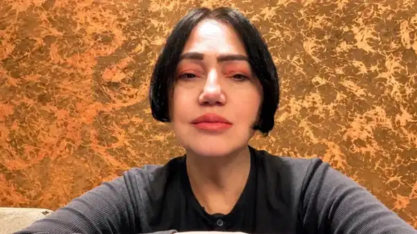 Nazan Öncel İstanbul sağanağında mahsur kaldı