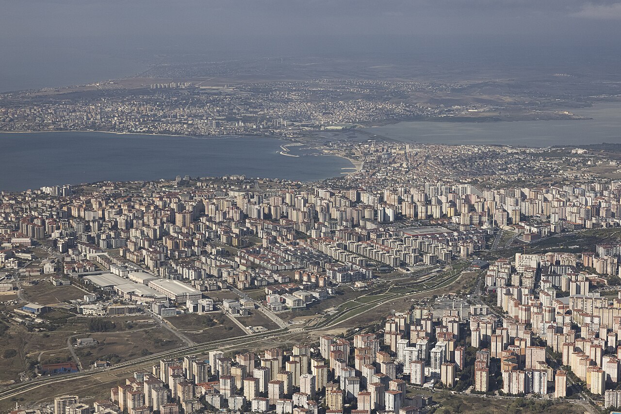 Nazilli'de boş arazide erkek cesedi bulundu