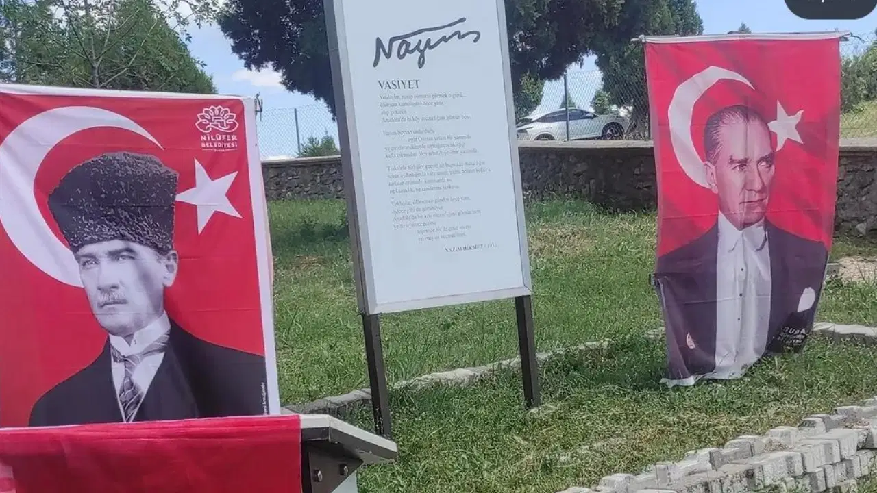 Nazım Hikmet Bursa'daki anıt mezarında anıldı
