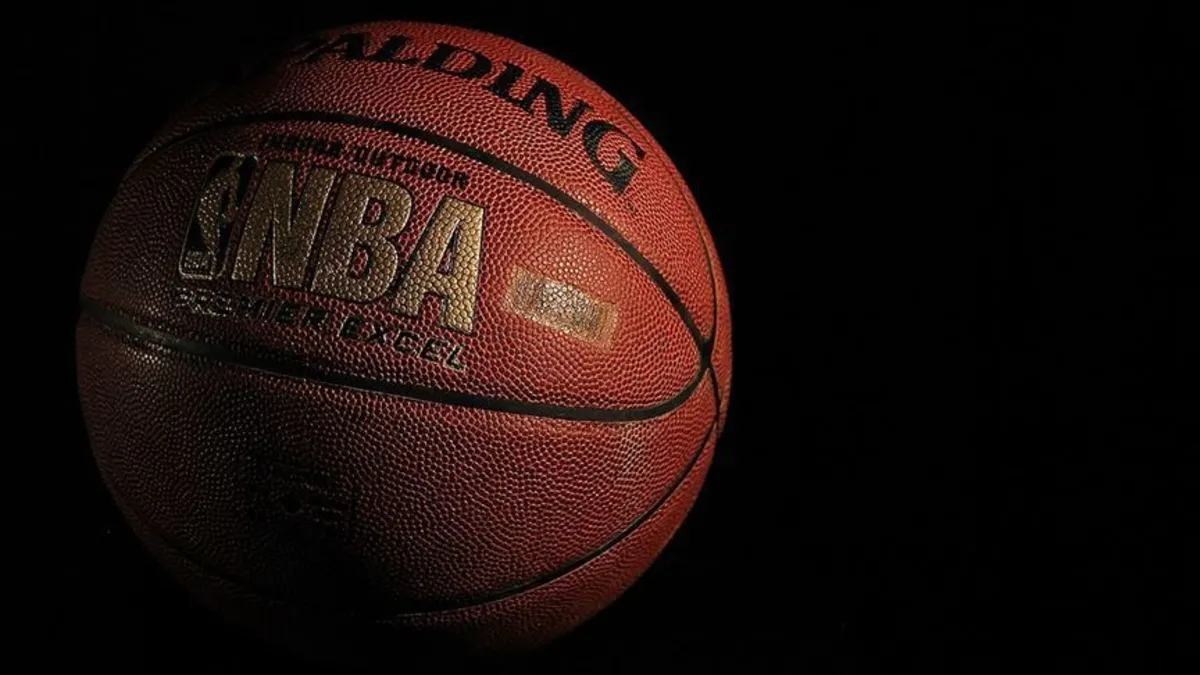 NBA'de final şöleni Spurs-Knicks eşleşmesiyle başlıyor