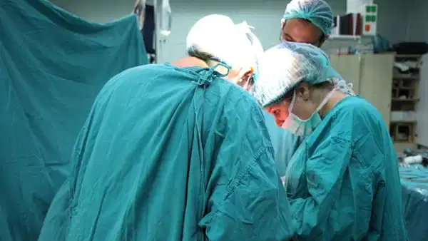 Nefes Darlığı Sanılan Şikayet: 28 Yaşında Kalbi Delik ve Damarları Ters Çıktı