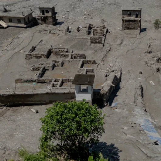 Nepal'de sel felaketi: Can kaybı 1344'e yükseldi, 5 bin kişi kayıp