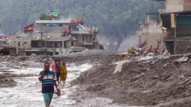 Nepal'de sel felaketi: Can kaybı 794'e yükseldi, arama kurtarma çalışmaları sürüyor