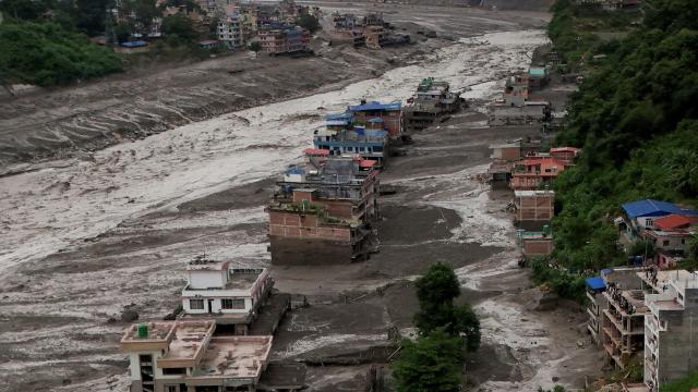 Nepal'de sel felaketi: Ölü sayısı 903'e yükseldi, 933 işçi kayıp